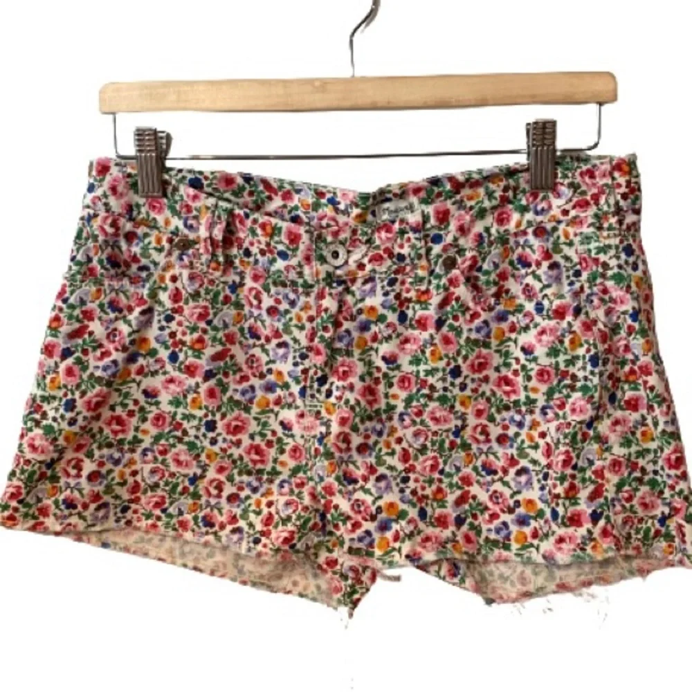 Madewell Floral Print Shorts - Picture 2 of 7